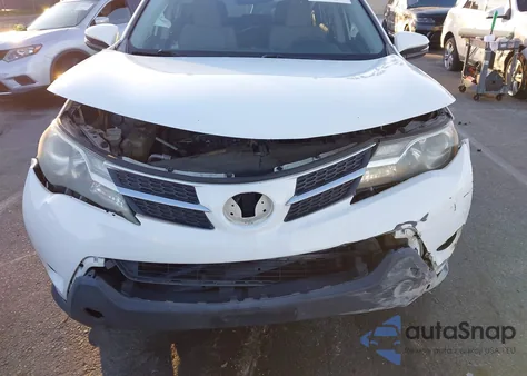 2015 Toyota Rav4 Xle z USA, uszkodzony, nr VIN JTMWFREV2FD056668